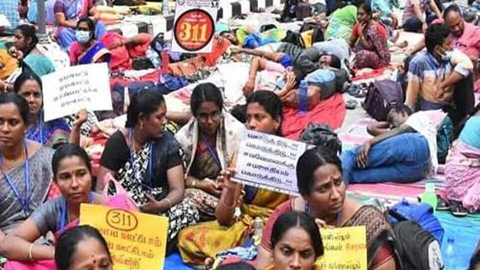 Teachers Arrested: போராட்டத்தில் ஈடுபட்ட ஆசிரியர்கள்.. குண்டுக் கட்டாக கைது செய்த போலீஸ்!