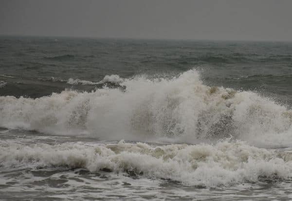 Heavy rain warning in Cuddalore district advises to be safe   கடலுார் மாவட்டத்தில் கனமழை எச்சரிக்கை பாதுகாப்புடன் இருக்க அறிவுறுத்தல்